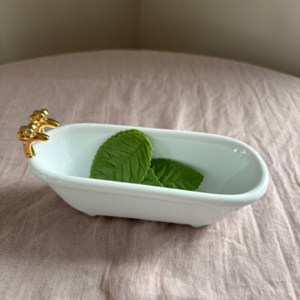 Lovely Porcelain Soap Dish - Picture 3 of 5